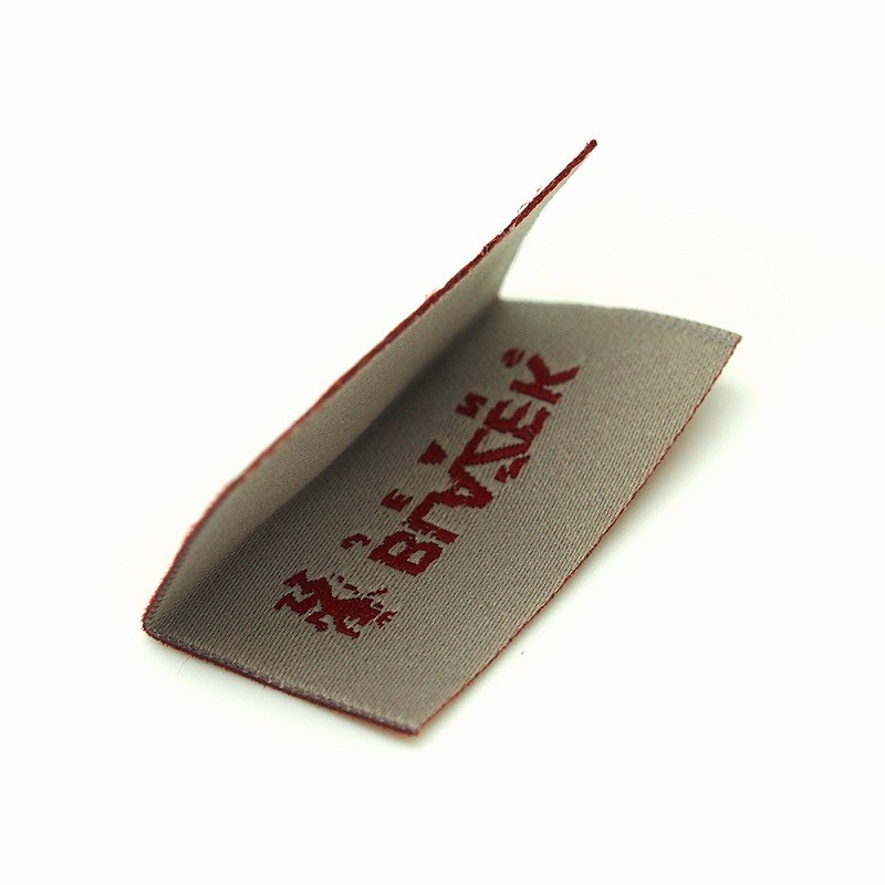 怎么控制织唛布标的品质？